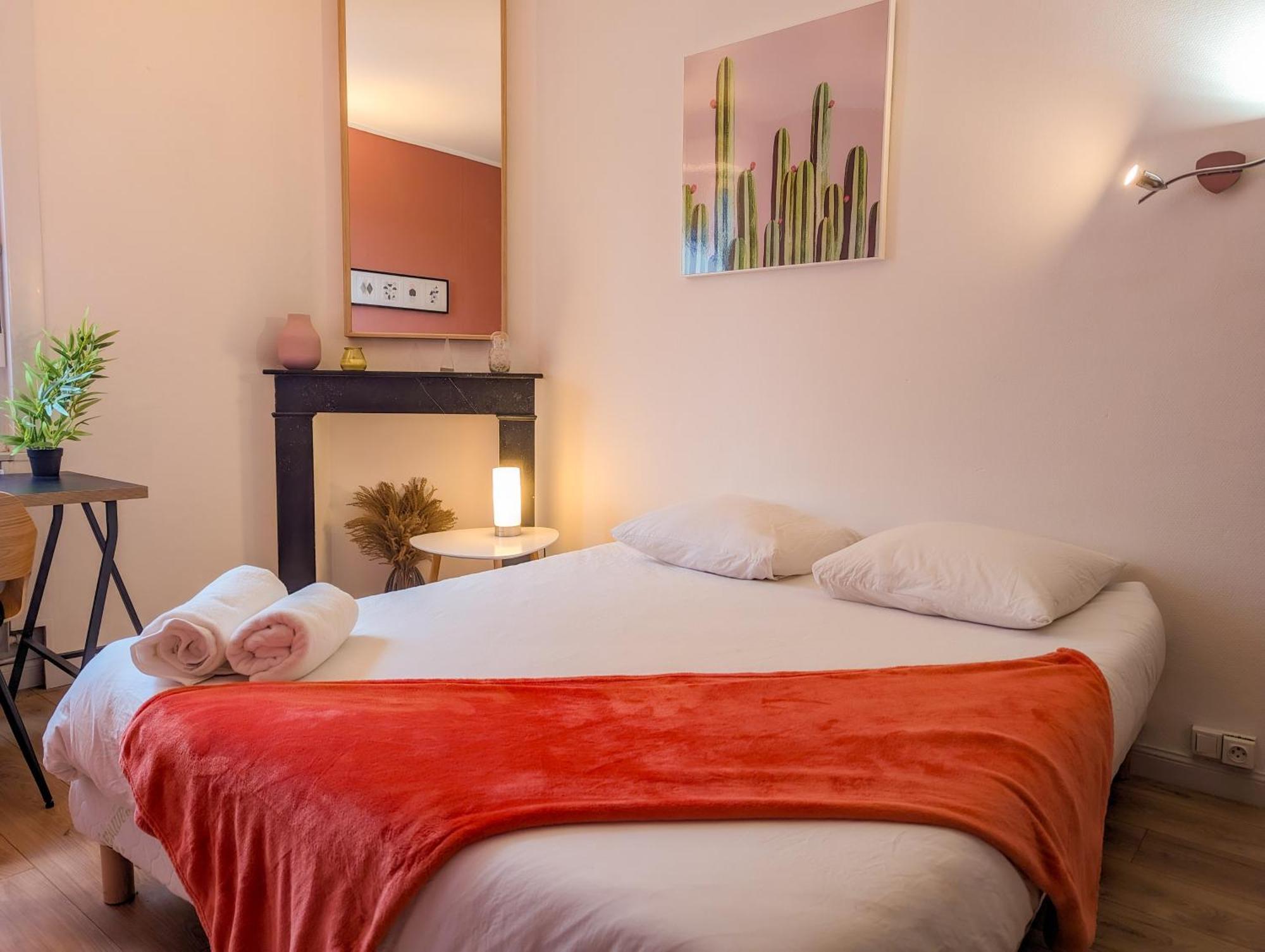 Le Cocon Bleu - Appartement Calme - Parking Gratuit - Fibre Arras Dış mekan fotoğraf